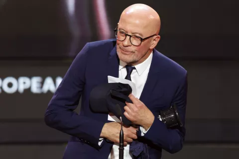 epa11763267 Jacques Audiard, winner in the European Director category for 'Emilia Perez' holds his award during the gala at the 37th European Film Awards at the Culture and Convention Center KKL in Lucerne, Switzerland, 07 December 2024. EPA/MICHAEL BUHOLZER