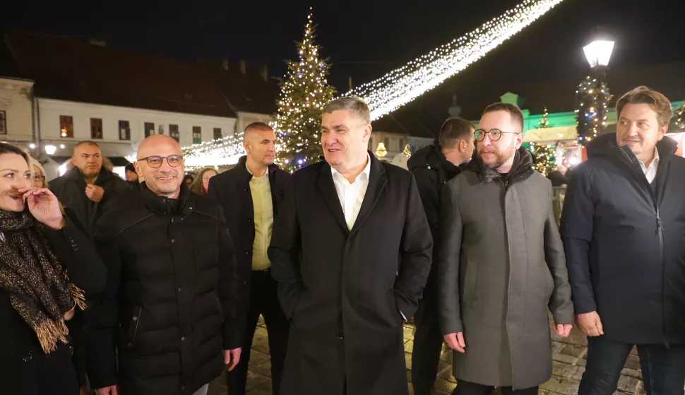 Osijek, 11. 12. 2024, Tvrđa, Trg. sv. Trojstva, Zoran Milanović - predsjednik RH, posjet, obilazak, Advent Osijek SNIMIO BRUNO JOBST