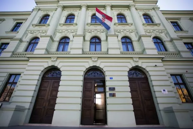 Osijek, 16.11.2018 - U Osijeku je u petak otvorena novoureрena zgrada osjeиkog Ћupanijskog suda, u sklopu koje je i Opжinski sud, a u иiju je obnovu uloћeno 3,5 milijuna eura, od toga 85 posto iz EU fondova.foto HINA/ ua