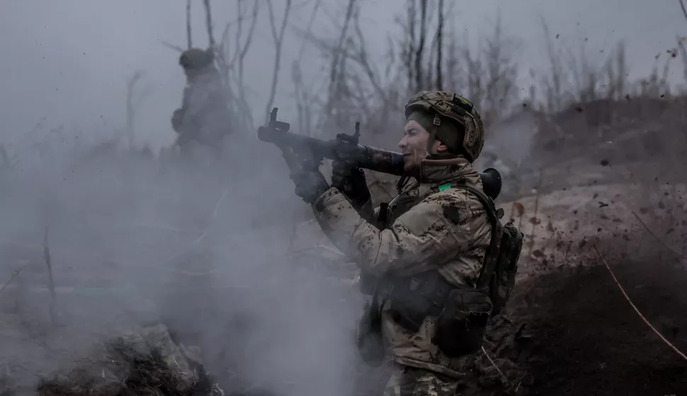 epa11751487 A handout photo made available by the press service of the Ukrainian Armed Forces's 24th Mechanized Brigade on 01 December 2024 shows a serviceman of the 24th Mechanized Brigade named after King Danylo firing a weapon during a drill at an undisclosed location in the Donetsk region, eastern Ukraine, 29 November 2024, amid the Russian invasion. Russian troops entered Ukrainian territory on 24 February 2022, starting a conflict that has provoked destruction and a humanitarian crisis. EPA/24TH MECHANIZED BRIGADE PRESS SERVICE HANDOUT HANDOUT EDITORIAL USE ONLY/NO SALES