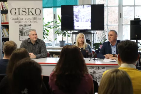 Osijke, 13. 12. 2024, GISKO, studijska čitaonica, press o energetskoj obnovi zgrade knjižnice.snimio GOJKO MITIĆ