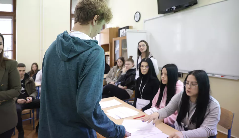 Osijek, 18. 01. 2024., Ekonomska skola, edukacija mladih o izborima, izbori, simulacija glasovanjaSNIMiO BRUNO JOBST