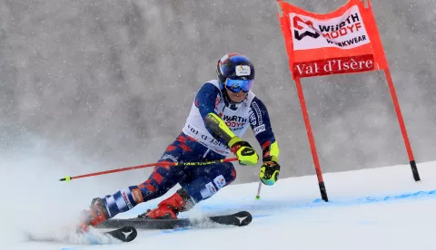 epa11776053 Filip Zubcic of Croatia in action during the first run of the Men's Giant Slalom race of the FIS Alpine Skiing World Cup in Val d'Isere, France, 14 December 2024. EPA/GUILLAUME HORCAJUELO