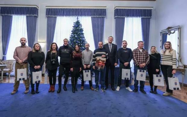 Progla&scaron;eni autori čije su fotografije u&scaron;le u kalendar za 2025. Osječko-baranjske županijeOsijek, 16. prosinca 2024.Foto: OBŽ