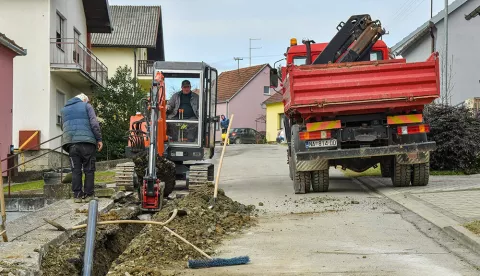 NAŠICE - Radovi rekonstrukcije vodovoda u Gajevoj ulici u Našicama, snimljeno u vfeljači 2024. Ustupljena fotografija