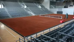 23.01.2018., Osijek - U SD Gradski vrt postavljena je teniska zemljana podloga za susret DAVIS CUP-a izmedju Hrvatske i Kanade.Foto: Zeljko Sepic/Glas Slavonije