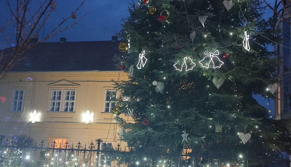 Blagdansko ukrašavanje u Županjifoto: Marija Lešić Omerović