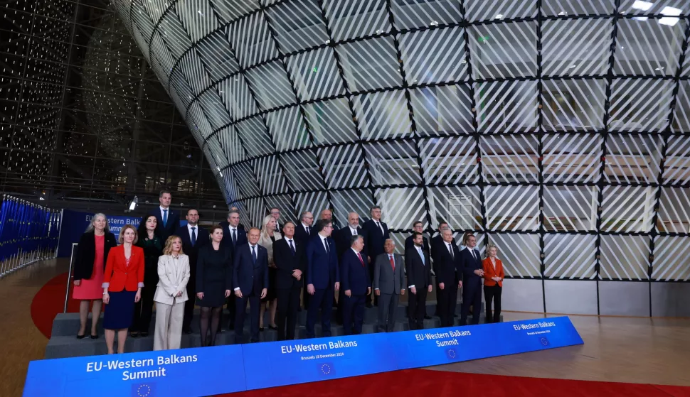 epa11784165 EU and Western Balkans Leaders pose for a family photo at the EU-Western Balkans Summit in Brussels, Belgium, 18 December 2024. EU and Western Balkans leaders are meeting in Brussels to discuss strengthening regional cooperation and partnerships. EPA/OLIVIER HOSLET