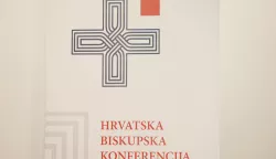 Zagreb, 05.06.2024 - Konferencija za novinare na kojoj će biti predstavljena Izjava Komisije HBK-a Iustitia et pax u povodu predstojećih izbora za Europski parlament Na slici logo, ploča, tabla, ilustracija Hrvatska biskupska konferencija, HBK.foto HINA/ Damir SENČAR/ ds