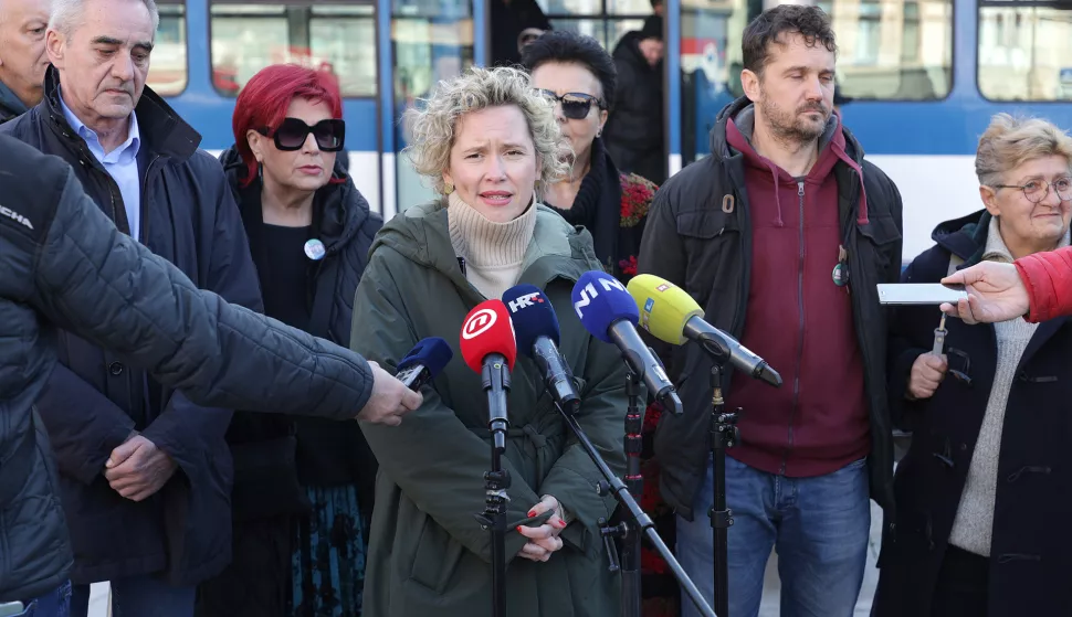 Osijek, 19. 12. 2024, Trg A. Starčevića, Ivana Kekin - predsjednička kandidatkinja, press SNIMIO BRUNO JOBST