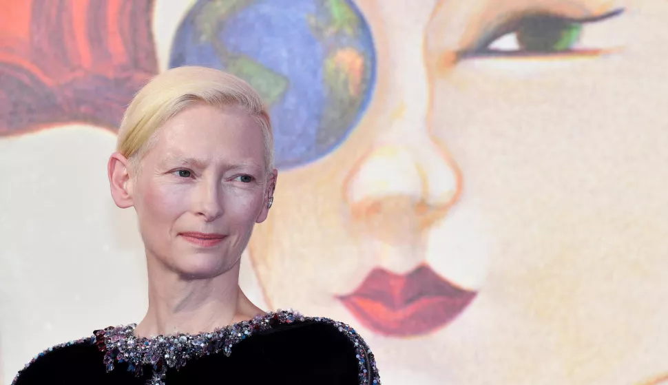 epa06999201 British actress Tilda Swinton arrives for the premiere of the restored movie 'L'annee derniere a Marienbad' (Last Year at Marienbad) during the 75th annual Venice International Film Festival, in Venice, Italy, 05 September 2018. The festival runs from 29 August to 08 September 2018. EPA/ETTORE FERRARI