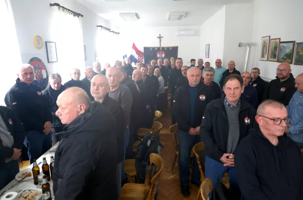 Osijek, 21. 12. 2024., Hebrangova 23, MO Sveti Rok, UHDDR Sveti Rok, godi&scaron;nje okupljanje, božićno okupaljanje članova, minuta &scaron;utnje  SNIMIO BRUNO JOBST