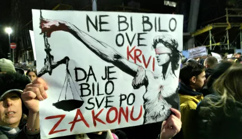 Beograd, 22.12.2024. - Tisuće ljudi okupilo se u Beogradu u nedjelju na zajedničkom prosvjedu studenata u jeku blokada više od 50 fakulteta kojima studenti zahtjevaju odgovornost vlasti za pogibiju 15 osoba na željezničkom kolodvoru u Novom Sadu i kaznenu odgovornost za nasilnike na demonstracijama diljem Srbije poslije novosadske tragedije. foto HINA/ Velimir ILIĆ/ ml