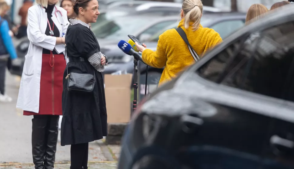 Zagreb, 20.12.2024. - Izjava ministrice zdravstva Irene Hrstić pred dječjom bolnicom u Klaićevoj nakon napada nožem u OŠ Prečko.Na fotografiji Irena Hrstić.foto HINA/ Edvard ŠUŠAK/ es