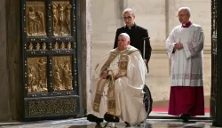 epa11792366 Pope Francis opens the Holy Door of St Peter's Basilica in the Vatican to mark the start of the Catholic Jubilee Year in Vatican, 24 December 2024. Pope Francis will kick off the 2025 Jubilee of the Catholic Church on Christmas Eve, by opening the 'Holy Door' of St Peter's Basilica. EPA/ALBERTO PIZZOLI/POOL