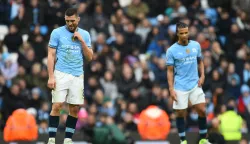 epa11793841 Manchester City's Mateo Kovacic (L) reacts during the English Premier League soccer match between Manchester City and Everton, in Manchester, Britain, 26 December 2024. EPA/PETER POWELL EDITORIAL USE ONLY. No use with unauthorized audio, video, data, fixture lists, club/league logos, 'live' services or NFTs. Online in-match use limited to 120 images, no video emulation. No use in betting, games or single club/league/player publications.  