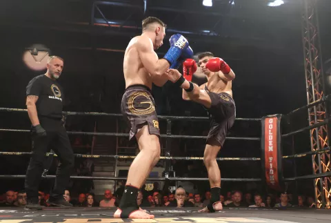 Osijek, 07. 12. 2024, Velika dvorana Gradaski vrt, GOLDEN FIGHT 7, kickboxing, MMA; Muay Thai, boks, boks bez rukavica, Andrej Kedveš - Dominik HorvathSNIMIO BRUNO JOBST