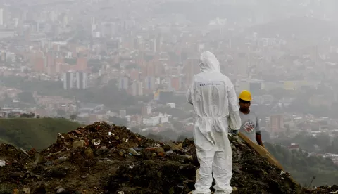 epaselect epa11794369 A member of the Unit for the Search for Missing Persons (UBPD) participates in a forensic operation in 'La Escombrera' in Medellin, Colombia, 26 December 2024. On 19 December, the Special Jurisdiction for Peace (JEP) and the Missing Persons Search Unit (UBPD) announced the discovery of human remains, and since then more discoveries have occurred. Organizations representing relatives of people who disappeared during the armed conflict between 2001 and 2004 in the Comuna 13 sector of Medellin, have been calling for 'La Escombrera', one of the largest open air rubbish heaps in Colombia, to be investigated as a clandestine burial site. EPA/STR