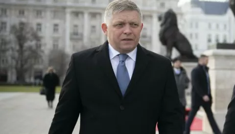 epa11082378 A handout photo made available by the Hungarian Prime Minister's Press Office shows Hungarian Prime Minister Viktor Orban (R) receiving Slovakian Prime Minister Robert Fico during a welcome ceremony at the Parliament building in Budapest, Hungary, 16 January 2024. EPA/VIVIEN CHER BENKO/HUNGARIAN PM'S PRESS OFFICE HANDOUT HUNGARY OUT HANDOUT EDITORIAL USE ONLY/NO SALES HANDOUT EDITORIAL USE ONLY/NO SALES