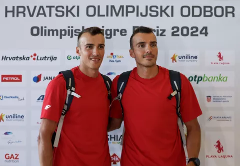 Velika Gorica, 20.07.2024 - Ispraćaj prve grupe sportaša olimpijaca na Olimpijske igre u Parizu 2024 sa Međunarodne zračne luke Franjo Tuđman. Na slici Anton Lončarić, Patrik Lončarić.foto HINA/ Damir SENČAR/ ds