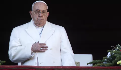 epa11793087 Pope Francis leads the traditional Urbi et Orbi Christmas Day blessing from the central balcony of Saint Peter's Square at the Vatican City, 25 December 2024. EPA/ANGELO CARCONI