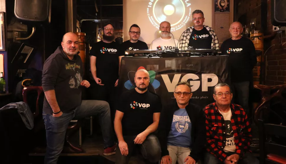 Osijek, 28. 12. 2024, Barcelona Pub, Večer viniyla.snimio GOJKO MITIĆ