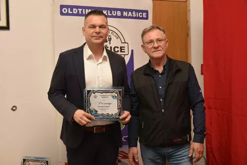 Gradonačelnik Krešimir Kašuba i predsjednik Oldtimer kluba Našice Franjo Hofer