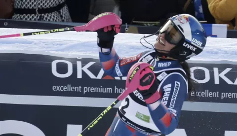 epa11807140 Zrinka Ljutic of Croatia reacts in the finish area during the second run of the Women's Slalom race at the FIS Alpine Skiing World Cup in Kranjska Gora, Slovenia, 05 January 2025. EPA/ANTONIO BAT