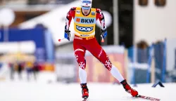 epa11776698 Harald Oestberg Amundsen of Norway in action during the qualification of the Men's Sprint free competition at the FIS Cross Country Skiing World Cup in Davos, Switzerland, 14 December 2024. EPA/JEAN-CHRISTOPHE BOTT