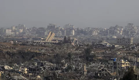 epaselect epa11761840 Destruction in the northern Gaza Strip (rear) as seen from Al Nuseirat refugee camp, central Gaza Strip, 07 December 2024. More than 45,000 Palestinians and over 1,400 Israelis have been killed, according to the Palestinian Health Ministry and the Israeli Army, since Hamas militants launched an attack against Israel from the Gaza Strip on 07 October 2023, and the Israeli operations in Gaza and the West Bank which followed it. EPA/MOHAMMED SABER