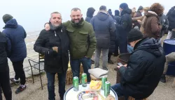 Osijek, 31. 12. 2024, Beach Bar Bajta, dnvevni đir, druženje i kupanje na Dravi, Copacabana.snimio GOJKO MITIĆ