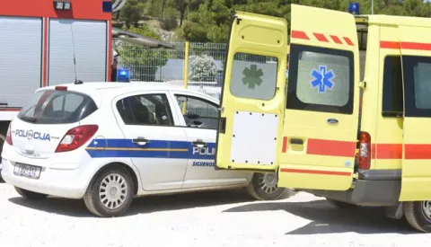 02.07.2015., Sibenik - U okolici Sibenika organizirana vjezba svih hitnih sluzbi s podrucja Sibensko-kninske zupanije. U vjezbi su sudjelovali Hitna Pomoc, Policija, Vatrogasci, Lucka Kapetanija, Pomorska policija. Vjezba je organizirana kao pozar na bezniskoj pumpi za brodovePhoto: Hrvoje Jelavic/PIXSELL------kolor 4x novosti