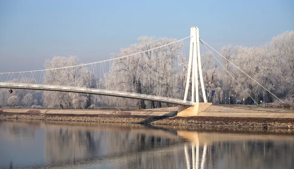 Osijek, 02. 01. 2025., fotošetnja, zimska idila, zima, inje, drveće, jutarnja šetnja, zimsko jutro, sunčano zimsko jutro, slobodnjak, slobodnjaciSNIMIO BRUNO JOBST