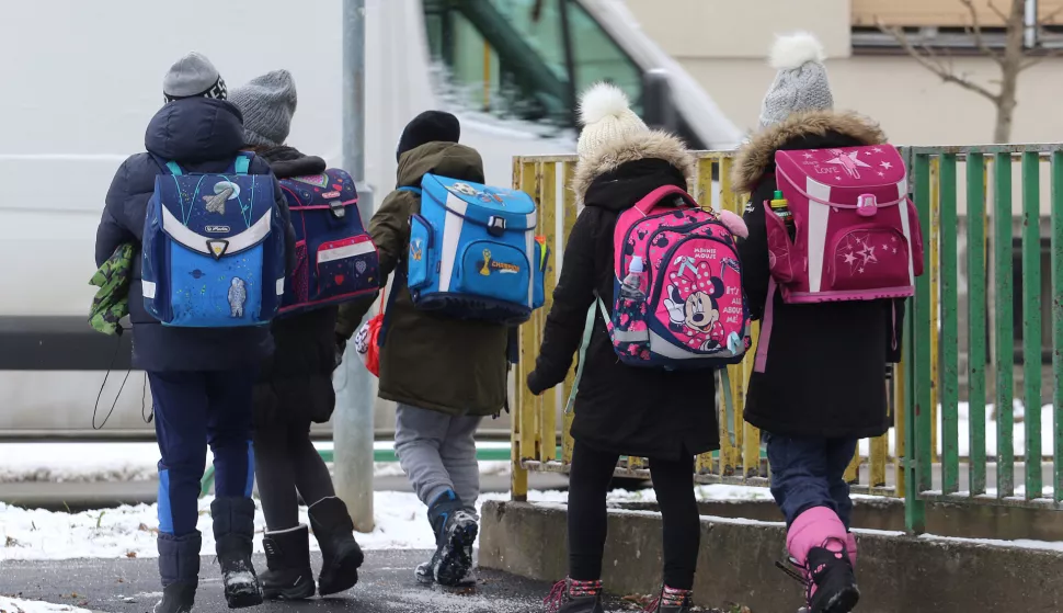 Osijek, 18. 01. 2021, Osnovna skola Ljudevit Gaj, Osijek. Nizii razredi osnvoe skole su krenuli na nastavu nakon zimskih praznika. Prvi dan skole nakon praznika u uvijetima Korona krize.snimio GOJKO MITIĆ