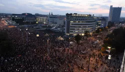 epa06995220 Concert-goers enjoy a concert in Chemnitz, Germany, 03 September 2018. German music groups give a free concert to support the civil society in Chemnitz. After two refugees from Syria and Iraq were arrested on suspicion of stabbing a 35-year-old man at a city festival in the East German city Chemnitz, several right-wing organizations called for demonstrations on 31 August 2018. The police said 8,000 people attended the rallies while 3,000 people protested against the right-wing gathering. EPA/FILIP SINGER