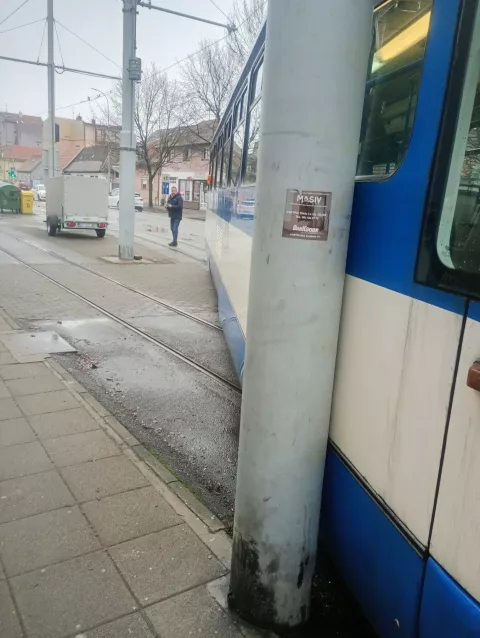 Osijek, 3. 1. 2025. Tramvaj, Iskakanje iz tračnica