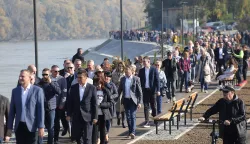 Osijek, 26. 10. 2024., Promenada - otvorenje, šetnica uz Dravu, šetnja, šetnja s uzvanicima, svečanost, vatrometSNIMIO BRUNO JOBST