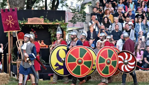 slavonija...vinkovci...14.06.2024.11. rimski dani; mimohodom iz pjesacke zone u sredistu grada do parka lenije zapoceli rimski dani i nastavljeni sredisnjim dogadjanjima u areni u parku lenije;foto Gordan Panić