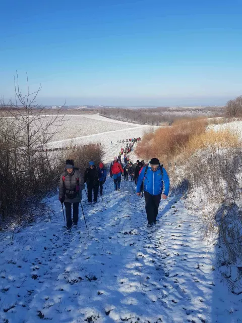 VINKOVCI - Hrvatsko planinarsko društvo "Cibalia" Vinkovci djeluje od rujna 2015., do kraja te godine imalo je 40 članova, a sada ih je 209! Upravo su pozvali "one koji žele putem vrhova planina da se odazovu u 14. Opću planinsku školu". Njihovo je geslo "Umor prestaje – zadovoljstvo ostaje!".SIJEČANJ 2025.