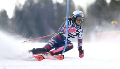 epa11806938 Zrinka Ljutic of Croatia in action during the first run of the Women's Slalom race at the FIS Alpine Skiing World Cup in Kranjska Gora, Slovenia, 05 January 2025. EPA/ANTONIO BAT