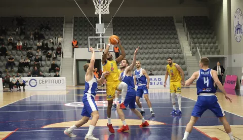 Osijek, 05. 01. 2025., Mala dvorana Gradski vrt, košarka, Vrijednosnice Osijek - Zadar, Premijer liga košarkašaSNIMIO BRUNO JOBST