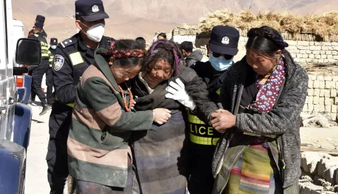 epa11810822 Rescuers transfer injured people at Zhacun Village of Dingri County in Xigaze, southwest China's Xizang Autonomous Region, 07 January 2025. At least of 95 people have been confirmed dead and 130 others injured during the 6.8-magnitude earthquake that jolted Dingri County in the city of Xigaze in in southwest China's Xizang Autonomous Region at 9:05 a.m. (Beijing Time) on January 7, according to regional disaster relief headquarters. EPA/XINHUA/LIU YOUSHENG CHINA OUT/UK AND IRELAND OUT/  MANDATORY CREDIT EDITORIAL USE ONLY