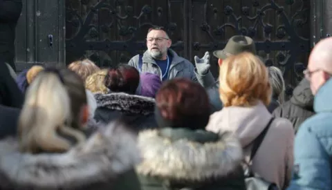 Osijek, 14. 01. 2024., turisticka setnja, Stanko Subotic - vodic, besplatan razgled grada, Gornji grad, Dan medjunarodnog priznanja RHSNIMIO BRUNO JOBST