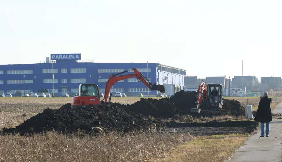 Čepin, 08. 01. 2025, Industriska zona Čepin, na jugoistoku Čepina lagano se popunjava. Gradilište nove hale.snimio GOJKO MITIĆ