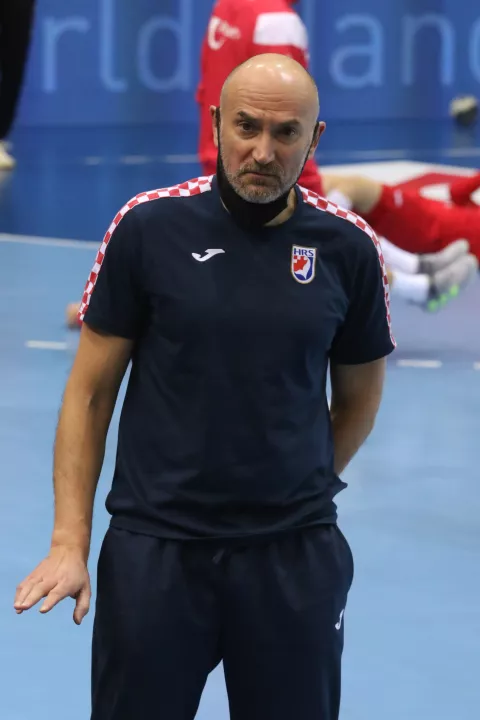 Osijek 08. 01. 2022, Sportska dvorana Gradski vrt. Rukomet, Hrvatska - Rusija, trener vratara Ninoslav Pavelic.snimio GOJKO MITIĆ