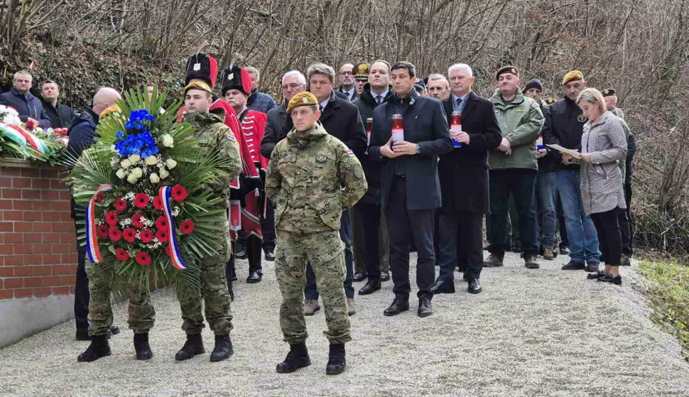 Podrute, 09.01.2025. - Žrtva europskih promatrača bila je prekretnica u borbi za samostalnost i neovisnost Hrvatske i taj je događaj Europskoj zajednici zorno pokazao tko je agresor, a tko žrtva, naglašeno je u četvrtak na obilježavanju 33. obljetnice raketnog napada iznad Podruta kod Novog Marofa u kojem su poginula četvorica talijanskih i jedan francuski mirovni promatrač.foto HINA/ Siniša KALAJDŽIJA/ ml