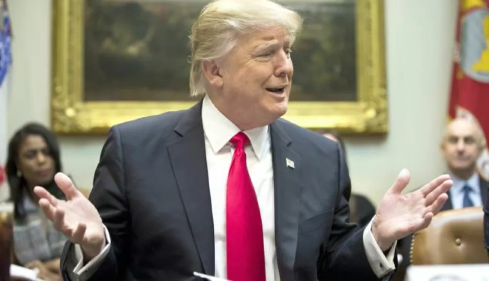 epa05761531 US President Donald J. Trump meets with small business leaders in the Roosevelt Room of the White House in Washington, DC, USA, 30 January 2017. Trump said he will announce his Supreme Court pick on 31 January at 8pm EST. EPA/JIM LO SCALZO