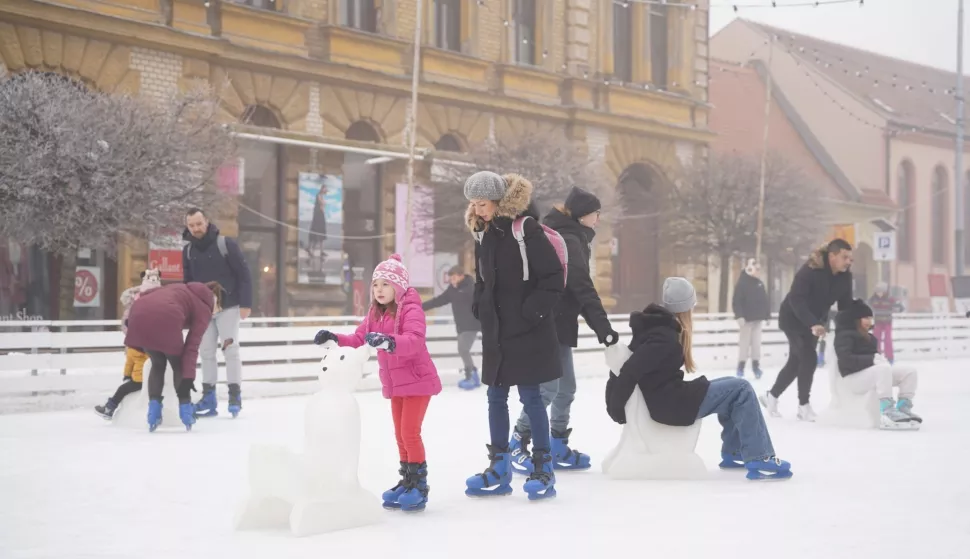 VINKOVCI - ZA KLIZALIŠTE U PROSINCU 2024. PRODANO 15.458 ulaznica