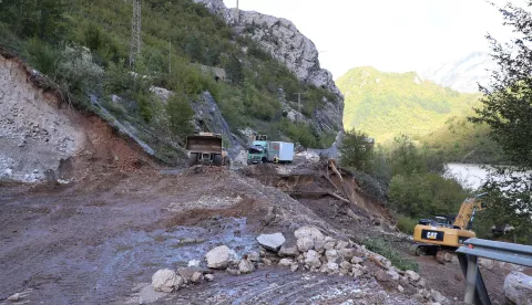 Jablanica, 4.10.2024.- Izaslanstva Vlade FBiH i Vlade Hercegova?ko-neretvanske ?upanije obi?la su podru?je zahva?eno poplavama i klizi?tima u op?ini Jablanica. foto HINA/ FENA/ ua