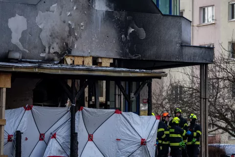 epa11819903 Firefighters and security forces check the scene of the burnt restaurant damaged by a propane-butane cylinder explosion in Most, Czech Republic, 12 January 2025. According to the police, six people died, and another eight people are injured. EPA/MARTIN DIVISEK